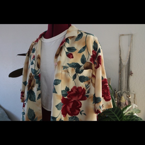 VINTAGE rose button up - Picture 3 of 4